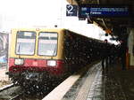 485 XXX steht als S85 mit ziel Pankow im Bahnhof Berlin Frankfurter Allee am 22.3.18