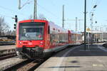 650 018 mit 650 100 verlässt als RB93 mit Ziel Friedrichshafen Hafen den Bahnhof Lindau Insel (ehemals Lindau Hbf) am 24.3.21