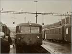 Ein DB Schienenbus wartet in Koblenz (CH) auf seine Fahrgäste nach Waldshut (D). 

Analogbild vom 7. Mai 1984