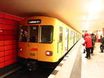 Wagen 2532 der BVG U-Bahn im Bahnhof Frankfurter Allee am 22.3.18