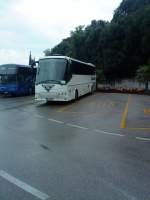 Reisebus des Busunternehmens Zimmermann auf dem Busparkplatz in Limone sul Garda am 10.10.2013
