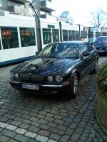 PKW Jaguar XJ Limousine gesehen in der Dürkheimer Innenstadt am 26:02:2014