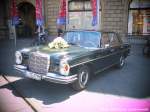 Youngtimer/441770/mercedes-benz-als-hochzeitsauto-aufm-halleschen Mercedes Benz als Hochzeitsauto aufm Halleschen Marktplatz am 5.6.15
