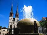 sachsen-anhalt/563362/brunnen-auf-dem-hallmarkt-mit-blick Brunnen auf dem Hallmarkt mit Blick auf die Kirche am Marktplatz Halle (Saale) am 14.6.17