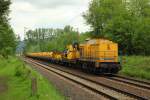 Leonhard Weiss 203.001 mit einem Bauzug in Unkel am 12.5.2012. Als Zuglok dient Leonard Weiss 214 010-1