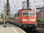 DB 111 125-1 mit einer N-Wagen Garnitur als RB48 Bonn-MehlemWuppertal Hbf in K�ln Hbf am 28.5.2011