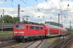 DB 111 077-4 mit dem RE9-Verst�rker nach Aachen hier in K�ln-Deutz am 12.7.2012