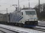 185 662-4 (Lokomotion) mit dem Ewals Cargo Care in K�ln-West am 4.12.2010.