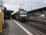 Alexander Neubauer 185 573-3 mit einem G�terzug durch Beuel am 6.2.2011