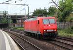 145 044-4 rollt hier gemütlich durch den Bahnhof HH-Harburg.