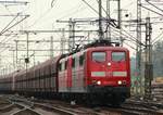 151 077-5 zieht hier zusammen mit der 151 101-3 einen leeren Kohlependel durch HH-Harburg.
