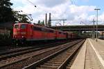 DB 151 098-1 und 113-8 mit einem 4000t Faals Ganzzug durchfahren hier HH-Harburg.