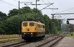 EGP 151 007-2  Biene  REV/EGP/25.03.22 kam aus der Abstellung und wartet nun auf die Rangierfahrt zu anderen Seite des Bahnhofes.Pattburg 24.06.2025