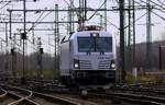 Der Albino-Vectron MRCE 6193 613-7(REV/MMAL/05.11.15) im Einsatz f�r DB Schenker aufgenommen in Hamburg-Harburg am 10.12.2015