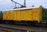 D-HFW 40 80 1501 001-5, Gattung G, H.F Wiebe Privatbauwagen 708 (REV/110/10.02.12) eingereiht in einen Bauzug der am 24.07.2015 in J�bek stand.