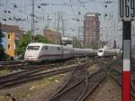 Eine ICE1-Garnitur(Br 401)am 10.7.10 im K�lner Hbf.