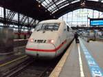 ICE 402 mit der Bezeichnung  Dienstzug 847  im K�lner Hbf am 13.11.10
