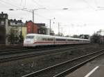 ICE 2 (402 007) auf dem G�tergleis richtung K�ln Bbf in K�ln West am 15.1.11