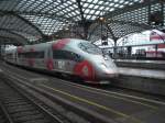 Noch ein Bild von dem Frauenfu�ball-ICE in K�ln-Hbf am 11.12.2010