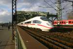 ICE 3 kurz vor dem Bahnhof K�ln Messe Deutz