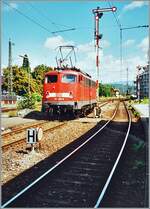 Die DB 110 350-6 rangiert in Lörrach um in der Folge ihren RB 18082 nach Freiburg i.B.