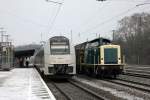 Trans Regio 460 513-5 neben Aggerbahn 212 376-8 in K�ln West am 9.2.2012