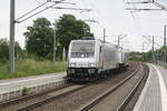 akiem/742365/186-372-und-186-373-von 186 372 und 186 373 von akiem mit 203 915 von N1 Rail Services bei der Durchfahrt im Bahnhof Zöberitz am 13.6.21