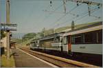 La Plaine, die westlichste SBB Station auf der Strecke Genve - Lyon wird mit Ausnahme des Lokalverkehrs von SNCF Fahrzeugen bedient, im Bild zwei SNCF mit einen Schnellzug in Richtung Bellegarde 

 Analog Bild vom Juni 1996