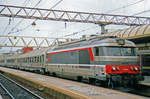 bb-67500/695489/sncf-67438-steht-am-19-mai SNCF 67438 steht am 19 Mai 2006 mit ein CoRail in Lyon Part Dieu.