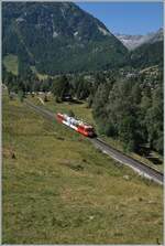 ligne-de-savoie-mont-blanc-express-st-gervais-chamonix-le-chtelard/782799/kleine-bahn-in-grossartiger-landschaft-der Kleine Bahn in grossartiger Landschaft: der TMR BDeh 4/8 21 ist als SNCF TER von St-Gervais nach Vallorcine unterwegs. Der Triebzug ist auf der Fahrt zwischen Le Buet und Vallorcine. 1. August 2022 