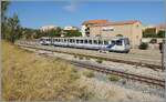Zwei Dieseltriebewagen sind von Calvi kommend in lisula Rossa (I'ile Rousse) angekommen und werden nach einer kurzen Wendezeit nach Calvi zur�ckfahren.