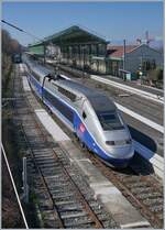 In der Sommer- und wie hier zu sehen in der Wintersaison verkehren ab Paris direkte TGV Züge bis nach Evian.