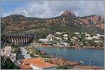 Hier nun ein Blick auf den bekannten Viadukt von Anthéor, welcher gerade von einem SNCF TGV nach Nice-Ville befahren wird, 

24. März 2025