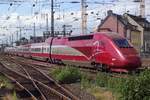 Thalys 4344 verlsst am 8 Juni 2019 Kln Hbf fr die fahrt nach Paris Nord via Lttich-Guillemins und Bruxelles-Midi.