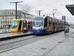 Tram und Tram-Train in Mulhouse. Während das Tram von Solea betrieben wird, gehört der Tram-Train der SNCF. Die Trams gehörten zur Kategorie Citadis von Alstom, der Tram-Train zur Kategorie Avanto von Siemans, und werden der SNCF als U 25500 geführt. 

13. März 2024