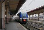 Der SNCF Z 27877 erreicht von Mulhouse kommend sein Zielbahnhof Belfort.