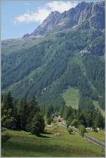 ligne-de-savoie-mont-blanc-express-st-gervais-chamonix-le-chtelard/817672/kleiner-zug-in-grossartiger-landschaft-ein Kleiner Zug in grossartiger Landschaft: ein SNCF TER ist bei Le Buet auf dem Weg nach Vallorcine. 

20. Juli 2022