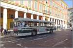 Im Rahmen der 'Journ�es eurp�ennes du patrimoine' (Tage des europ�ischen Kulturerbe) verkehrten in Nice auf der Linie 24 (Circuit patrimoine) �ltere Buse, wie hier der SAVIEM SC 10 U-PF 244D mit der Nummer 205 ,der beim Hafen von Nice fotografiert we ...