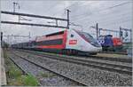 Vernier-Meyrin Cargo mit dem durchfahrenden TGV Lyria 4727 nach Paris Gare de Lyon und einer im Hintergrund rangierenden Am 843 von SBB Cargo. 

29. April 2026
