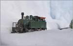 Eine sehr alte H0 Modellbahn Malltet Lok, die ich über den Jahreswechsel wieder etwas aufgepäppelt habe dass sie nun wieder fährt. 
Lieder habe ich aber für H0 keine feste Anlage, es beleibt also nur hin und wieder die 'Teppichba ...