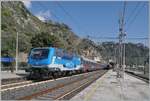 Die FS Trenitalia E 464.231 verl�sst mit ihrem Nacht von Roma nach Siracusa den pr�chtigen Bahnhof von Taormina Giradini. 

13. M�rz 2026