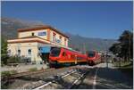 In Chatillon Saint Vincent kreuzen sich die beiden bimodulare FS Trenitalia BUM BTR 813 004 von Aosta nach Torino und BUM BTR 813 001 der Gegenrichtung.