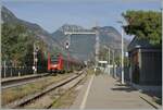 Ein roter FS Regionalzug und der Bahnhof heisst nicht  Ponte di San Martino  sondern Pont S.