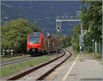 Der FS Trenitalia BTR 813 001 verlässt als RV VdA 2725 von Torino nach Aosta fahrend den Bahnhof von Verres.

17. September 2023