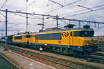 bb-1600/683503/ns-1634-steht-am-25-augustus NS 1634 steht am 25 Augustus 1999 an der Spitze eines Mischguterzuges in Venlo.