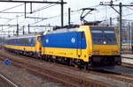 br-186-traxx-140ms/551729/ns-186-029-treft-am-26 NS 186 029 treft am 26 März 2017 in Rotterdam Centraal ein.