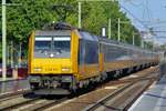 br-186-traxx-140ms/623208/am-26-juli-2018-durchfahrt-186 Am 26 Juli 2018 durchfahrt 186 013 zwischen die Bahnstörungen durch Tilburg-Universiteit.