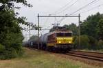 rail-feeding/666340/rrf-4401-schleppt-ein-kesselwagenzug-durch RRF 4401 schleppt ein Kesselwagenzug durch Wijchen am 27 Juli 2019. 