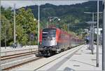 Die ÖBB 1116 222 steht mit eine RJ in Bregenz und wartet auf die Bereitstellung.