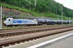 Am 23 Mai 2015 treft 186 238 mit ein Kesselwagenzug in Bad Schandau ein.